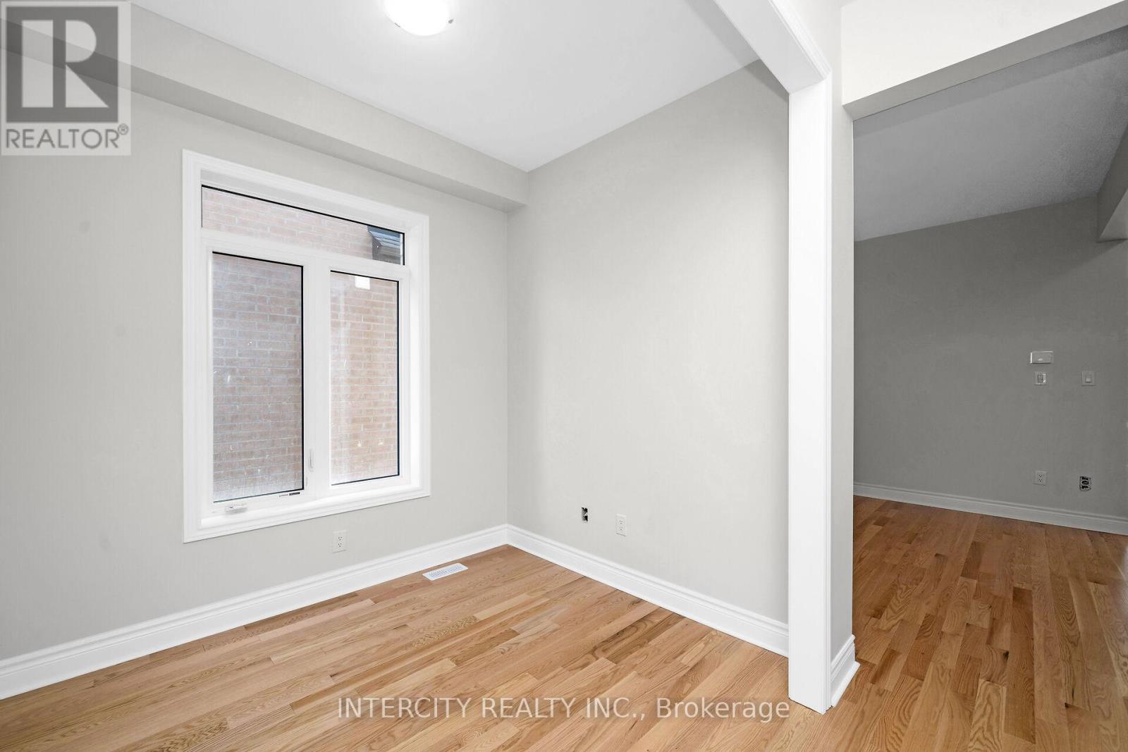 54 Claremont Drive, Brampton, Ontario  L6R 4G3 - Photo 4 - W12539440