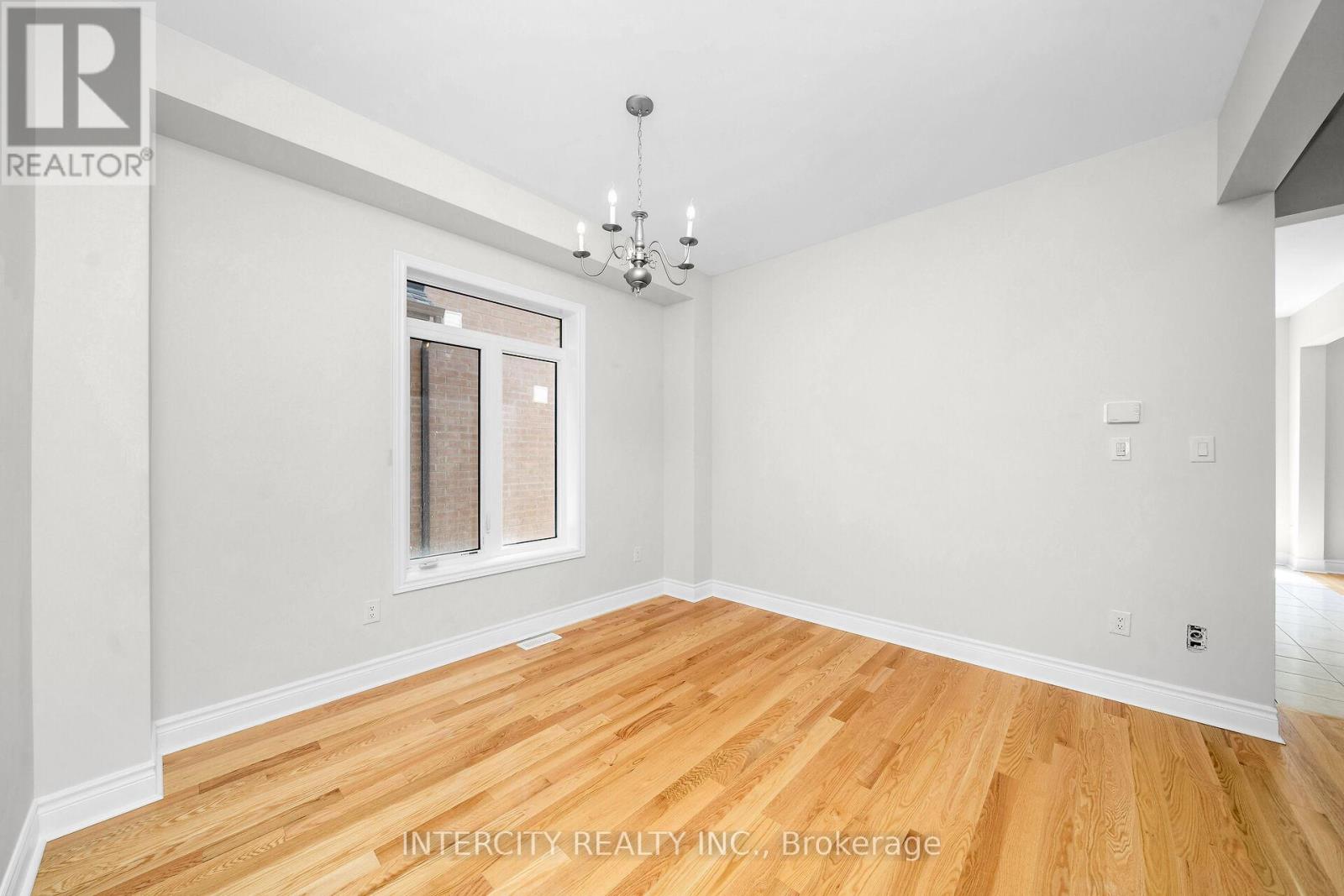 54 Claremont Drive, Brampton, Ontario  L6R 4G3 - Photo 5 - W12539440