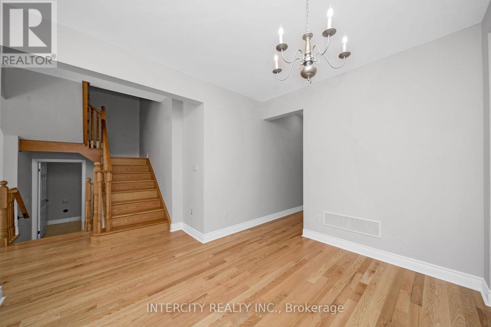 54 Claremont Drive, Brampton, Ontario  L6R 4G3 - Photo 6 - W12539440