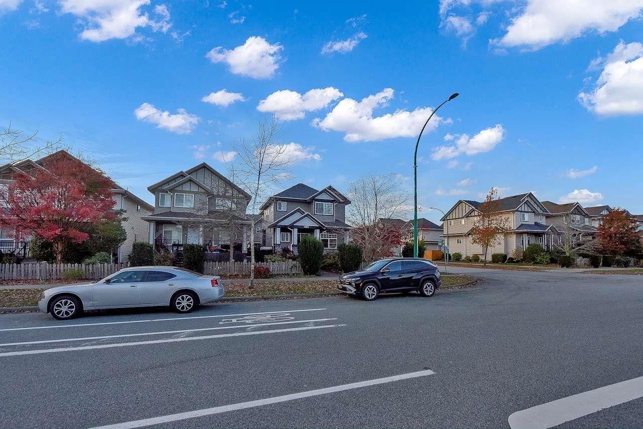 6843 192nd Street, Surrey, British Columbia  V4N 0Z6 - Photo 6 - R3067012