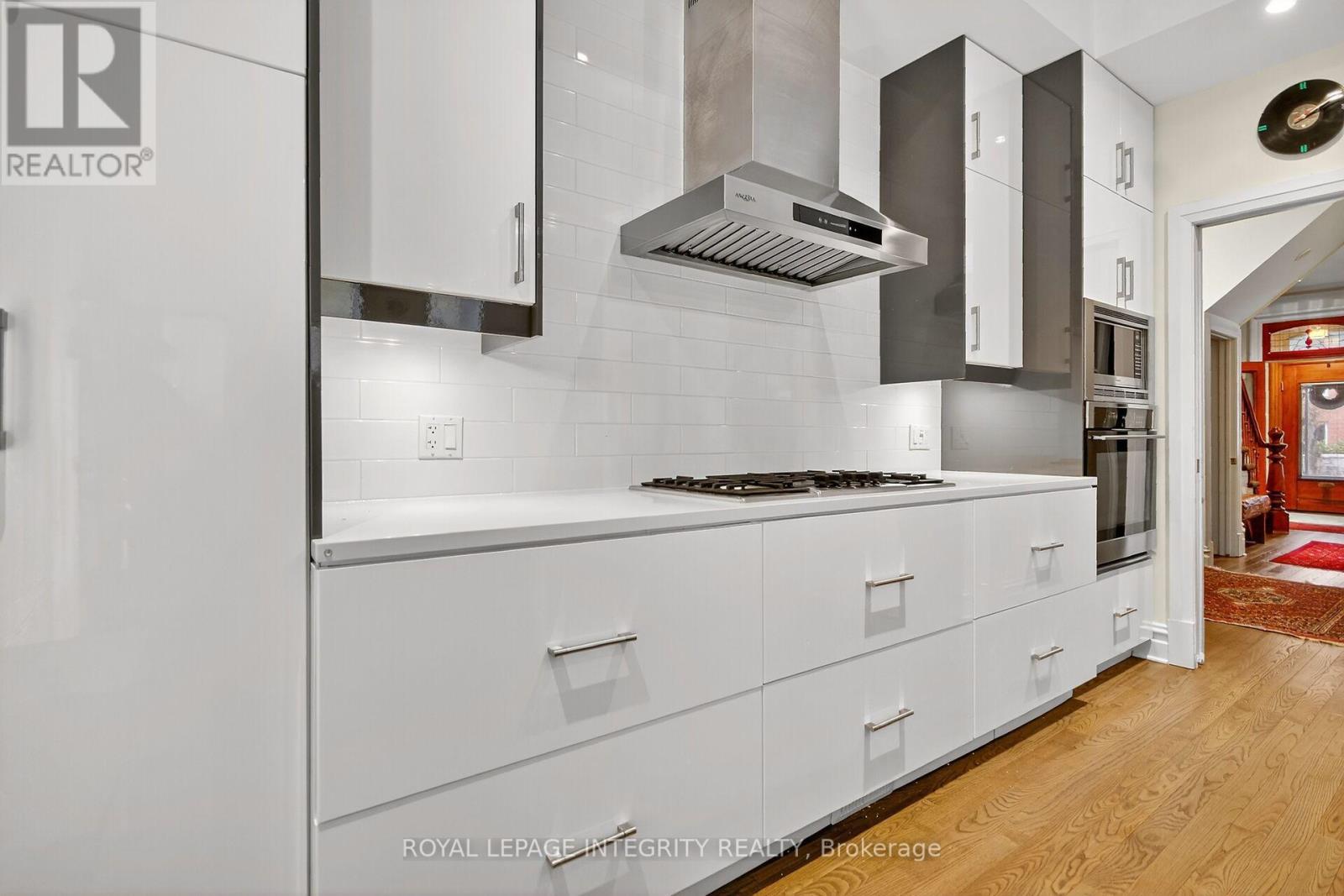 200 Cartier Street, Ottawa, Ontario  K2P 1L2 - Photo 19 - X12539480