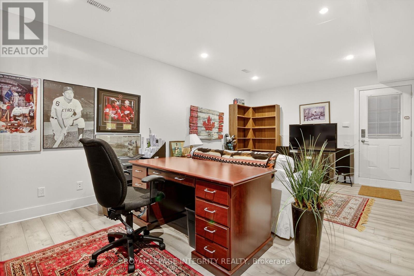 200 Cartier Street, Ottawa, Ontario  K2P 1L2 - Photo 41 - X12539480