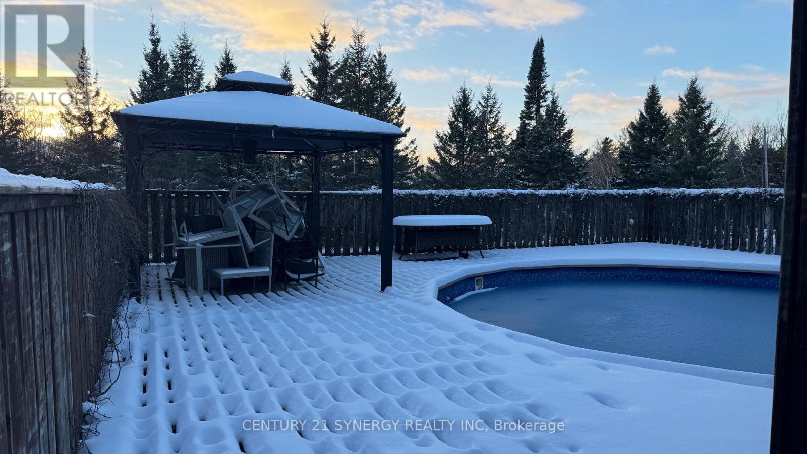 3042 Dangerfield Road W, North Grenville, Ontario K0G 1J0 - Photo 8 - X12539484