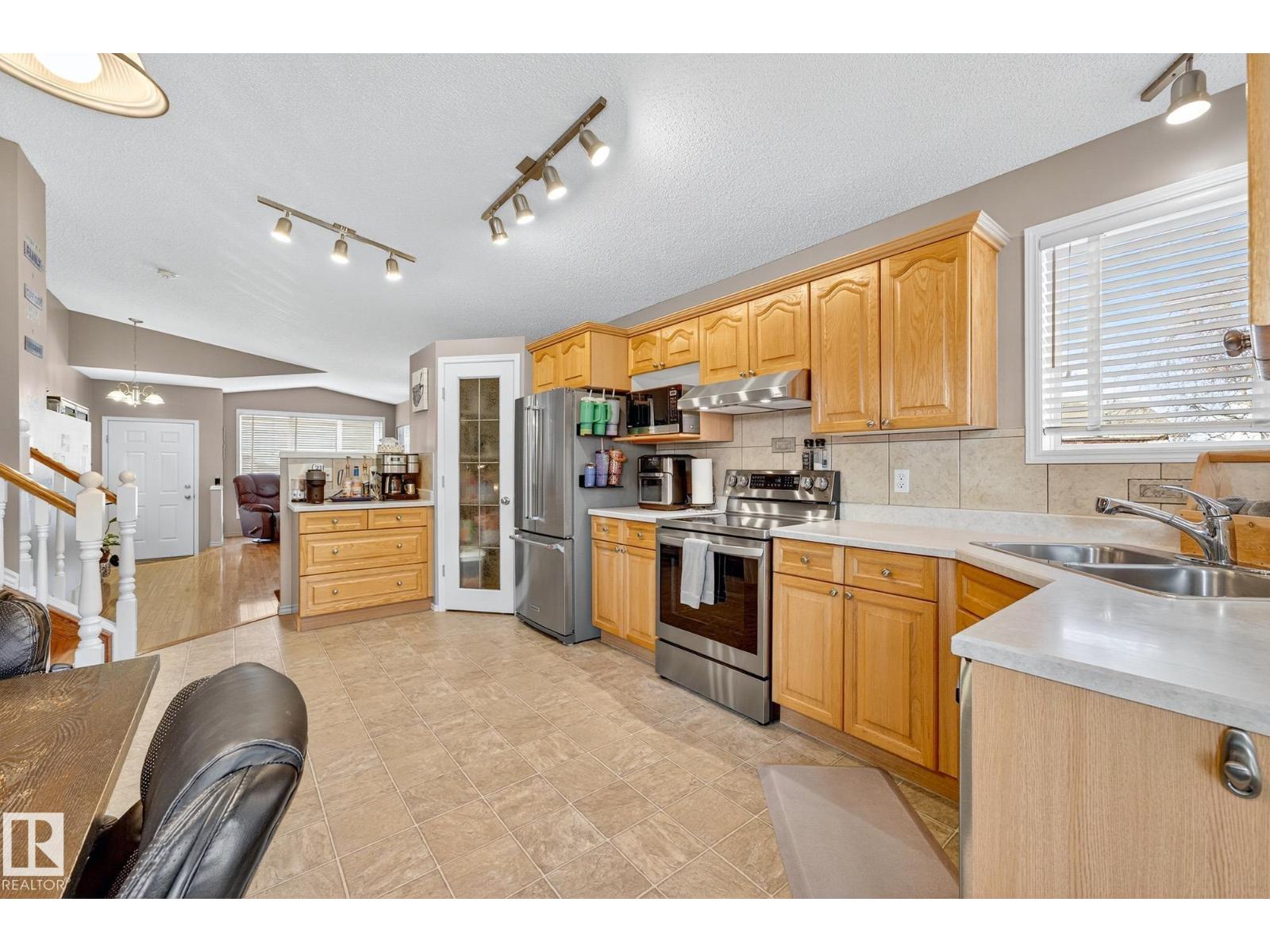 8304 170 Av Nw, Edmonton, Alberta  T5Z 3G8 - Photo 10 - E4465531