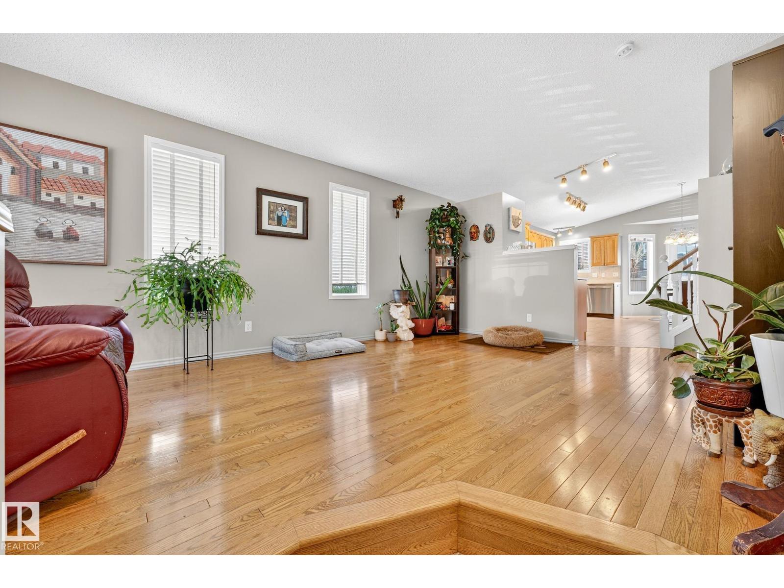 8304 170 Av Nw, Edmonton, Alberta  T5Z 3G8 - Photo 4 - E4465531