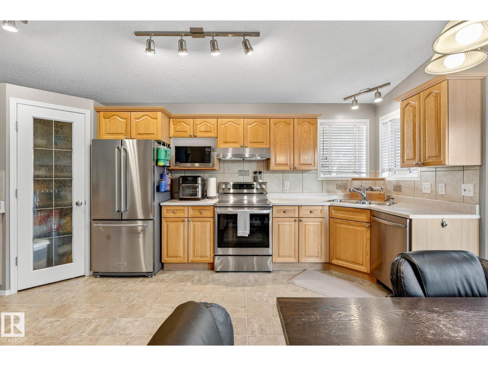 8304 170 Av Nw, Edmonton, Alberta  T5Z 3G8 - Photo 9 - E4465531