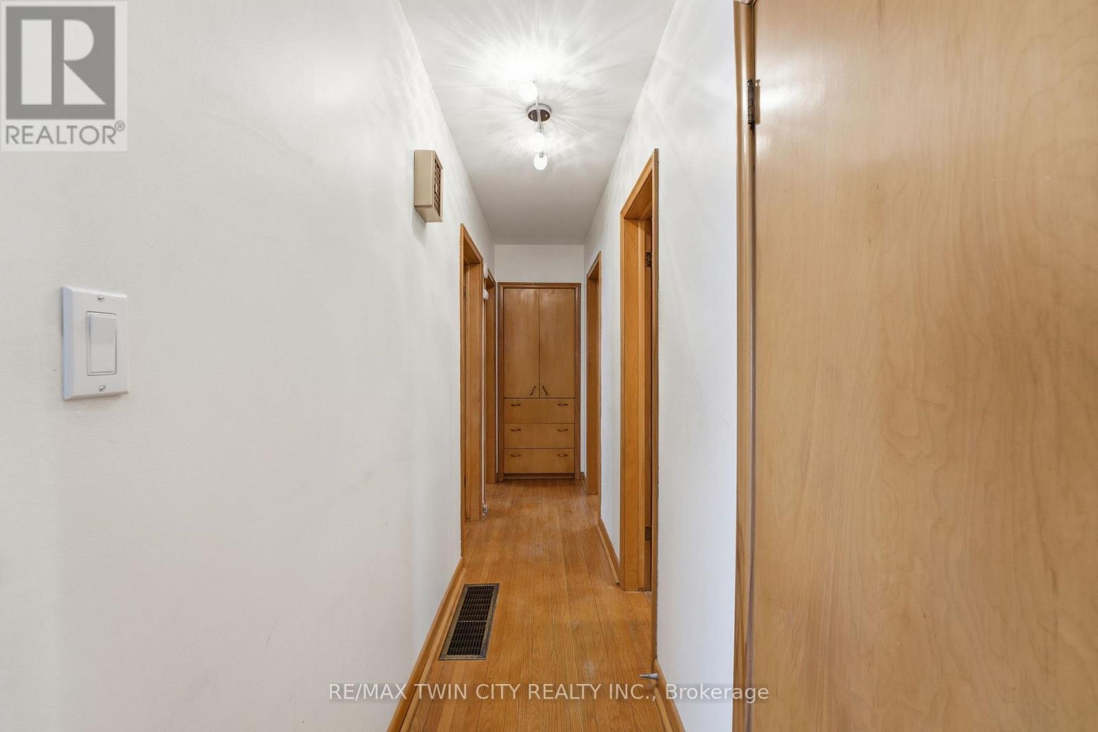 9 Waddington Street, Brantford, Ontario  N3R 2R2 - Photo 12 - X12537766