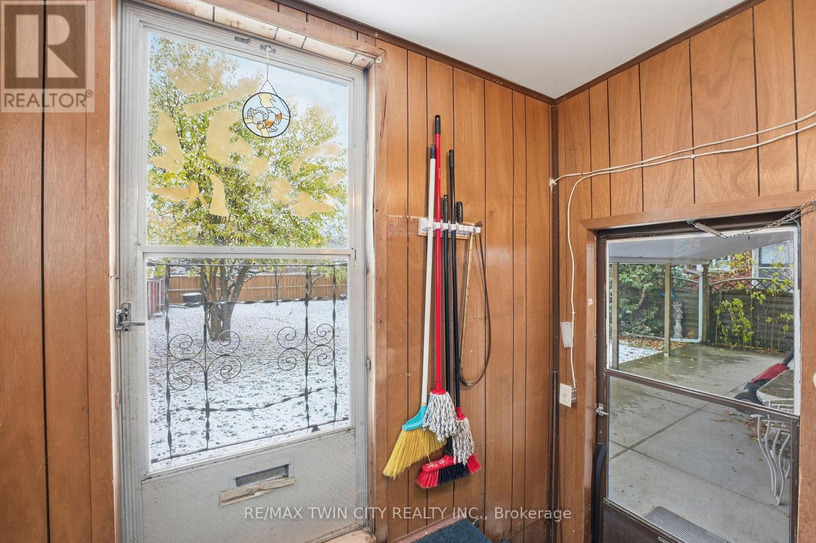 9 Waddington Street, Brantford, Ontario  N3R 2R2 - Photo 17 - X12537766