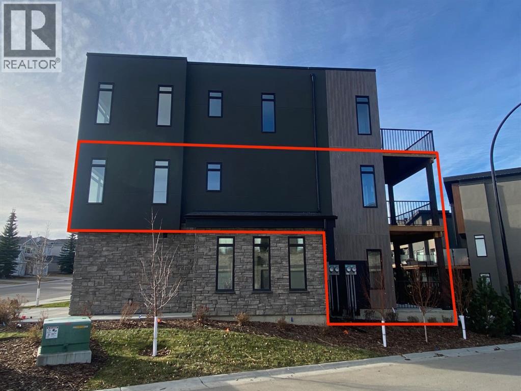 Property at 261 Royal Elm Road NW image 2