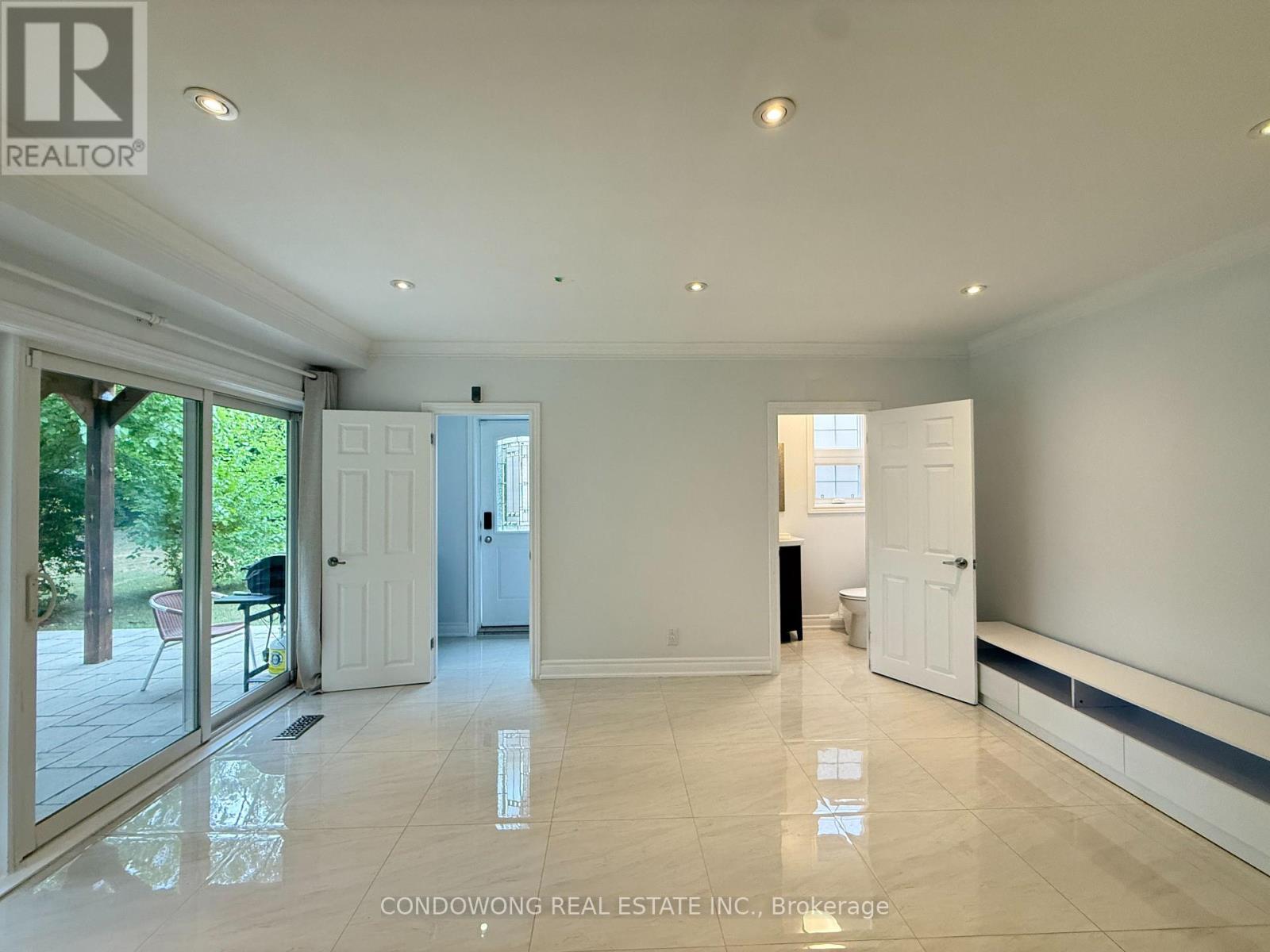 3 Alamosa Drive, Toronto, Ontario  M2J 2N6 - Photo 3 - C12539506