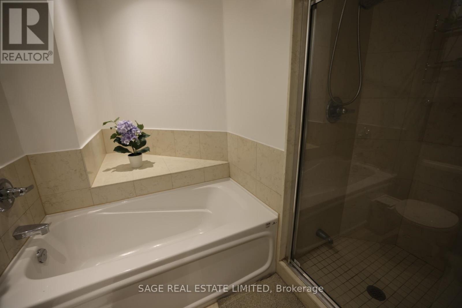 2005 - 208 Queens Quay W, Toronto, Ontario  M5J 2Y5 - Photo 6 - C12539520