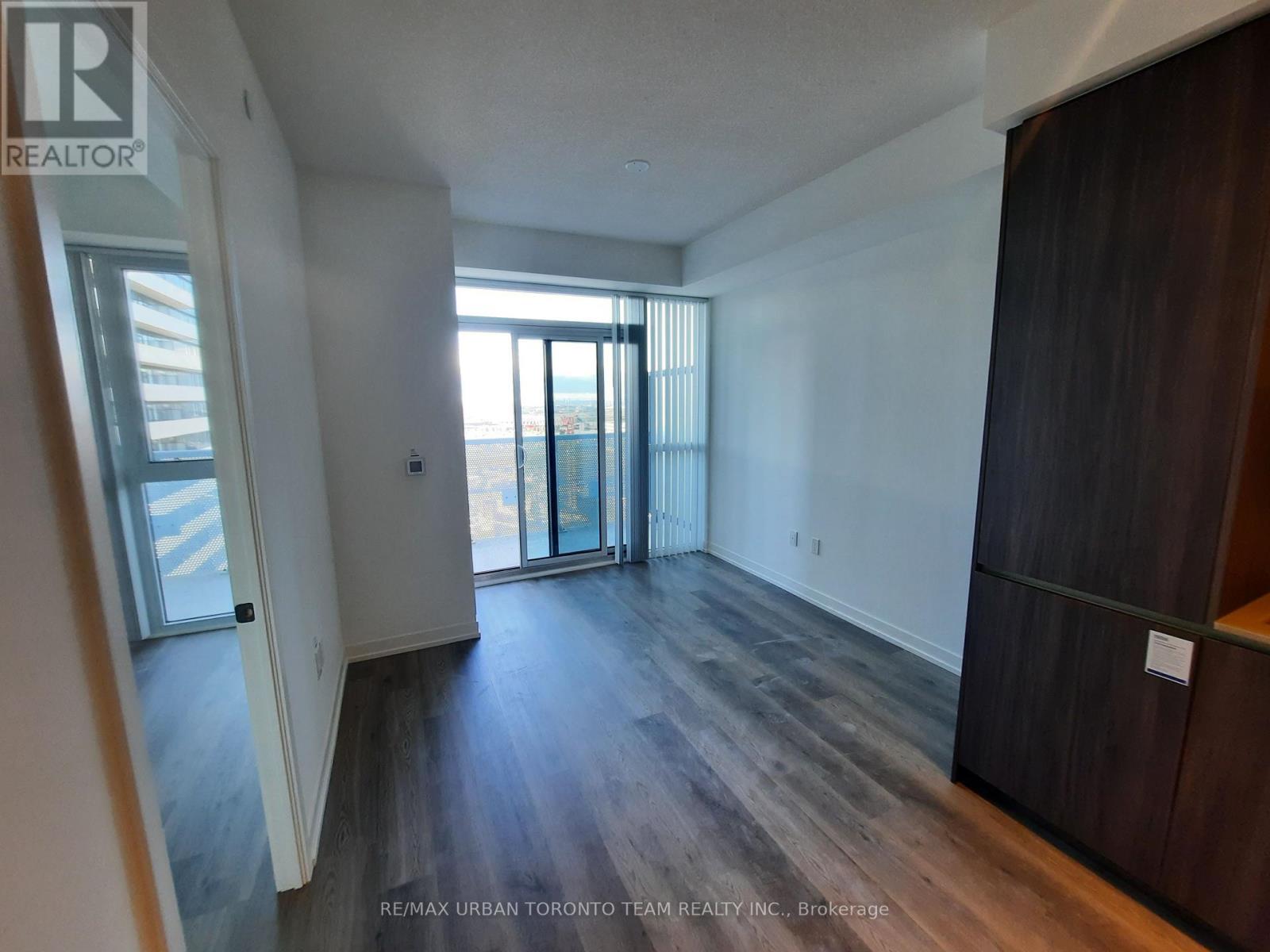 1210 - 8 Interchange Way, Vaughan, Ontario  L4K 5Z7 - Photo 3 - N12539492