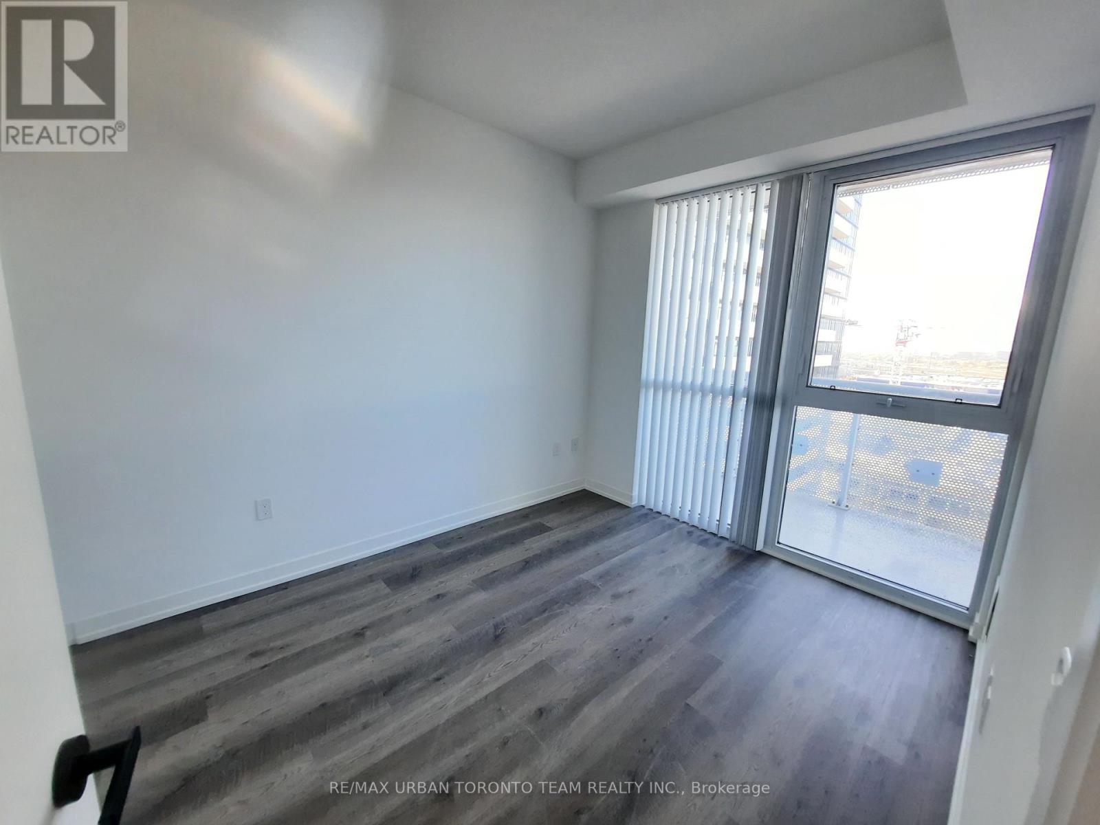 1210 - 8 Interchange Way, Vaughan, Ontario  L4K 5Z7 - Photo 6 - N12539492