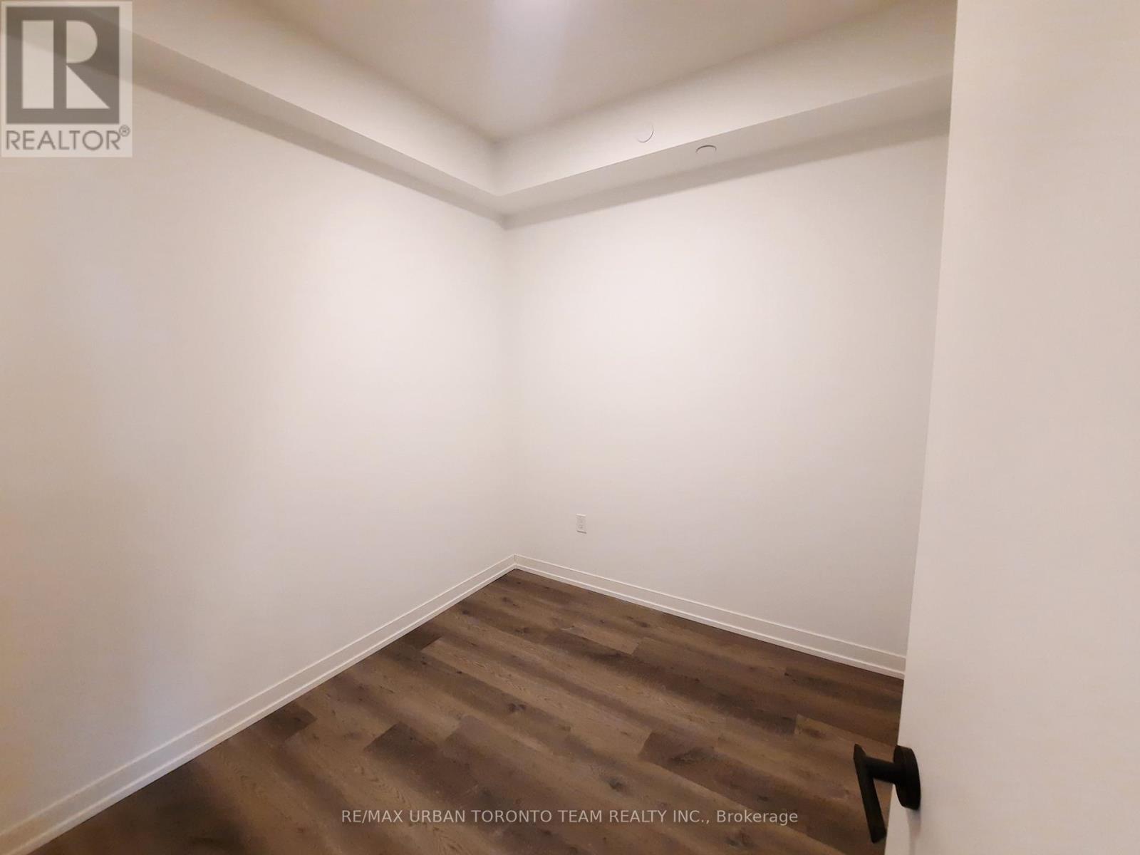 1210 - 8 Interchange Way, Vaughan, Ontario  L4K 5Z7 - Photo 9 - N12539492