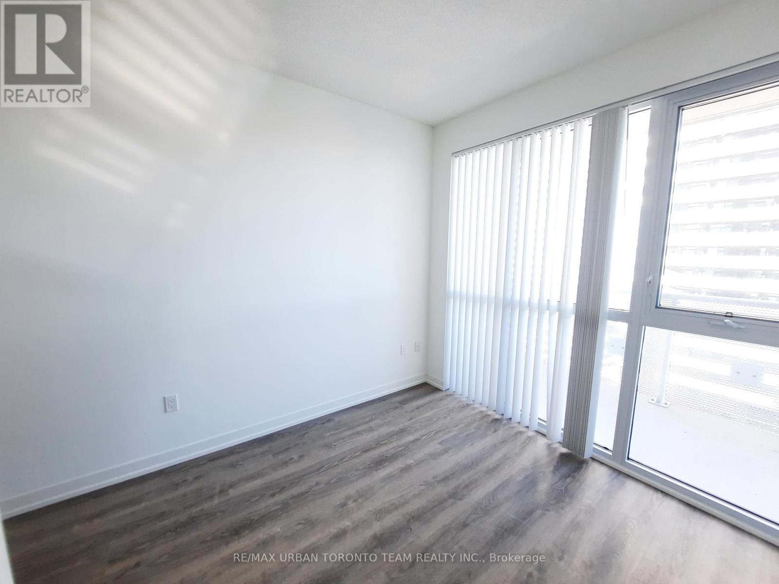 1501 - 8 Interchange Way, Vaughan, Ontario  L4K 5Z7 - Photo 7 - N12539524