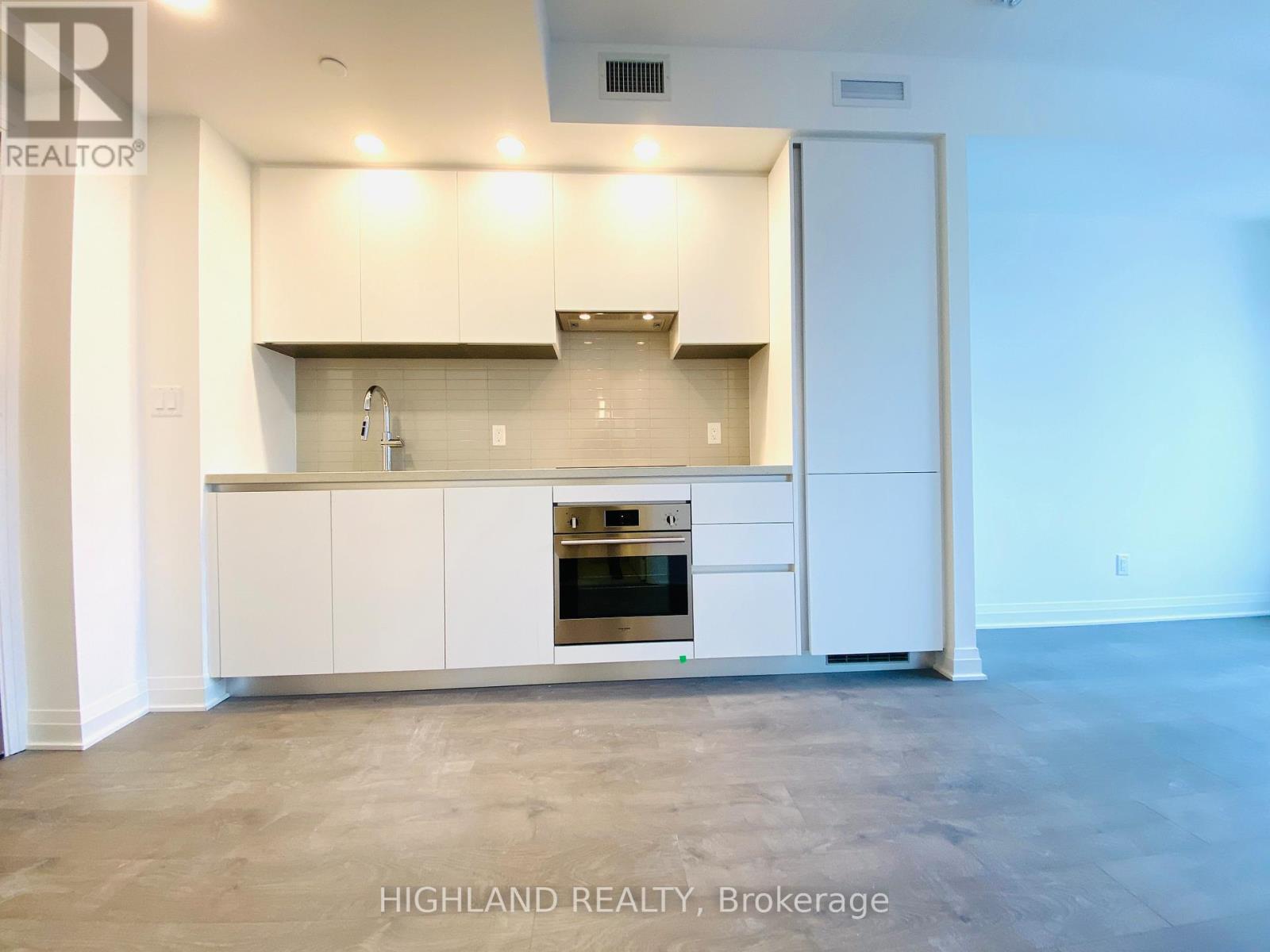 3209 - 4015 The Exchange Street, Mississauga, Ontario  L5B 0N9 - Photo 4 - W12539476