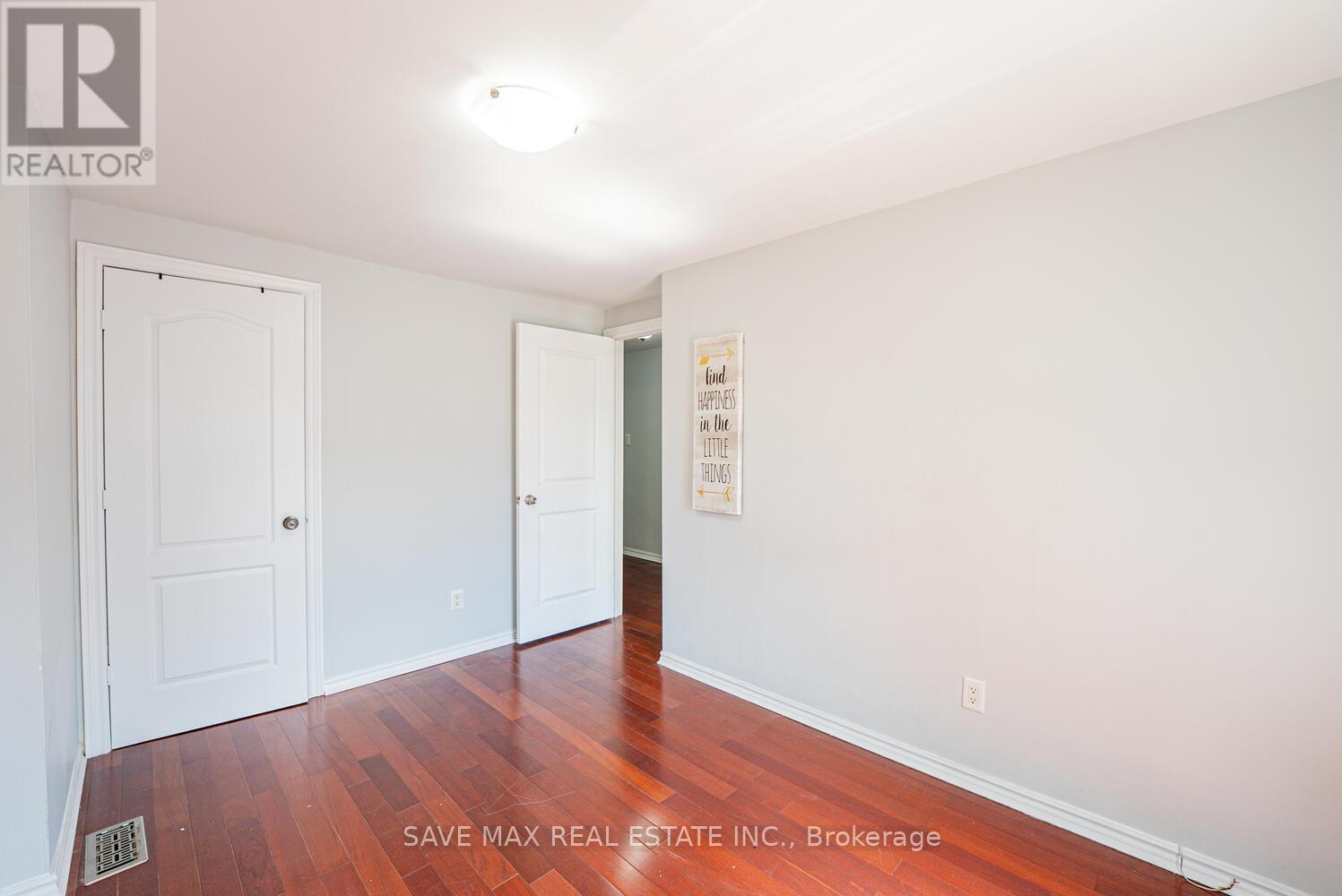 83 Fleetwood Crescent, Brampton, Ontario L6T 2E6 - Photo 14 - W12539486