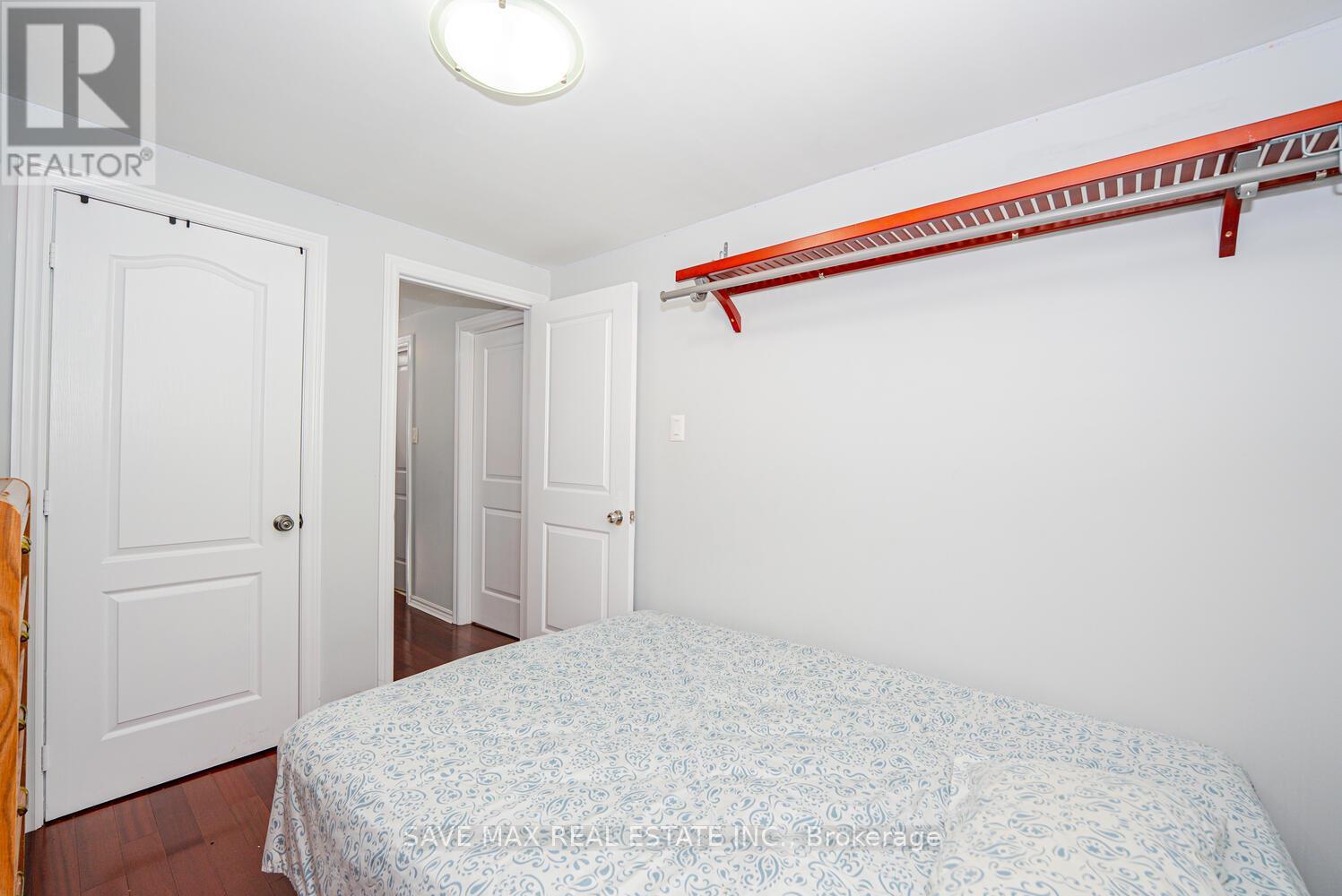 83 Fleetwood Crescent, Brampton, Ontario L6T 2E6 - Photo 17 - W12539486