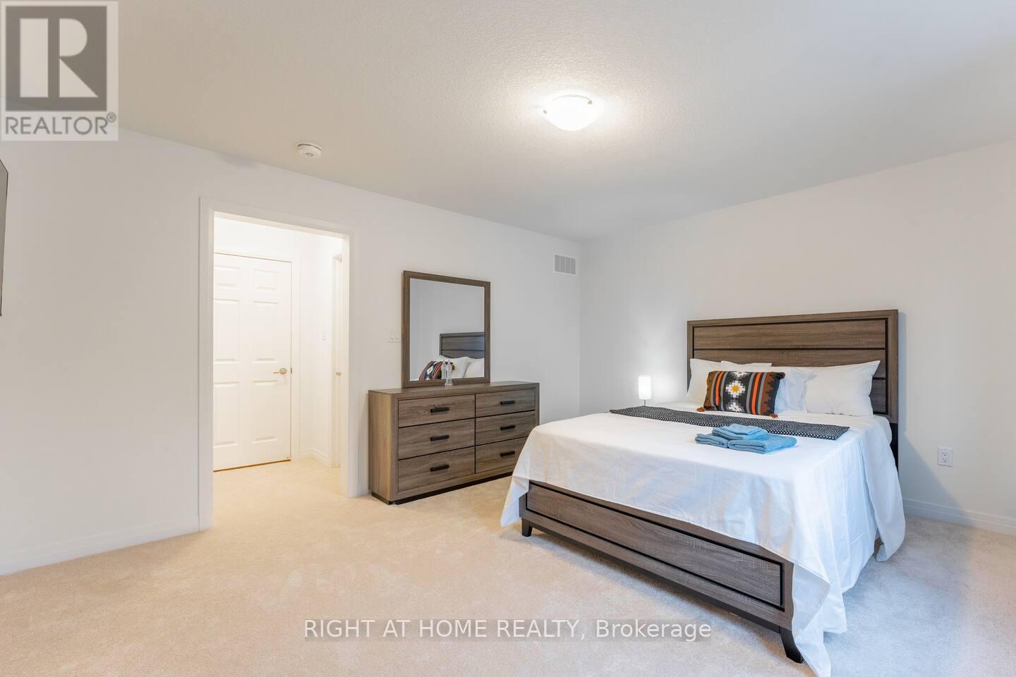 120 Velvet Way, Thorold, Ontario  L2V 0B8 - Photo 23 - X12539504