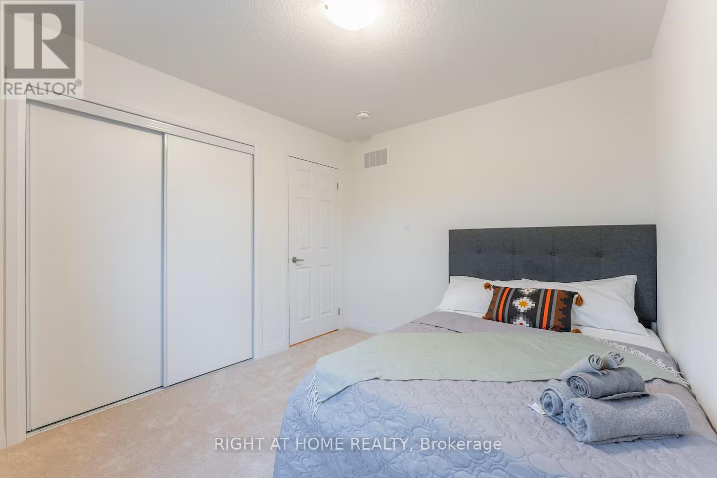 120 Velvet Way, Thorold, Ontario  L2V 0B8 - Photo 33 - X12539504