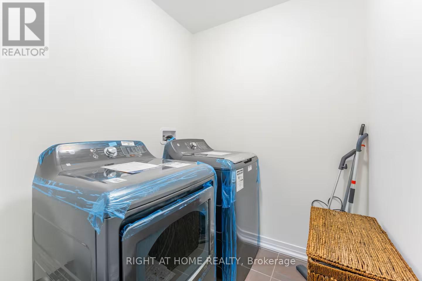 120 Velvet Way, Thorold, Ontario  L2V 0B8 - Photo 39 - X12539504