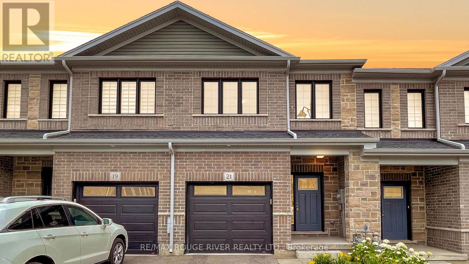 21 WOODEDGE CIRCLE, Kitchener, Ontario