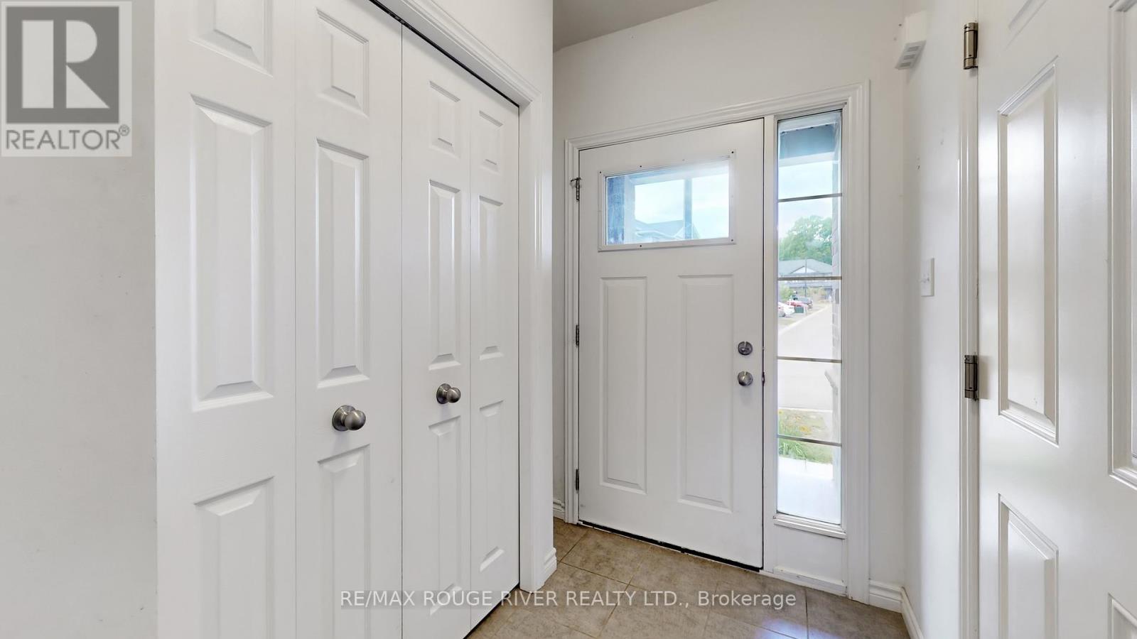 21 Woodedge Circle, Kitchener, Ontario N2R 0P8 - Photo 13 - X12539530