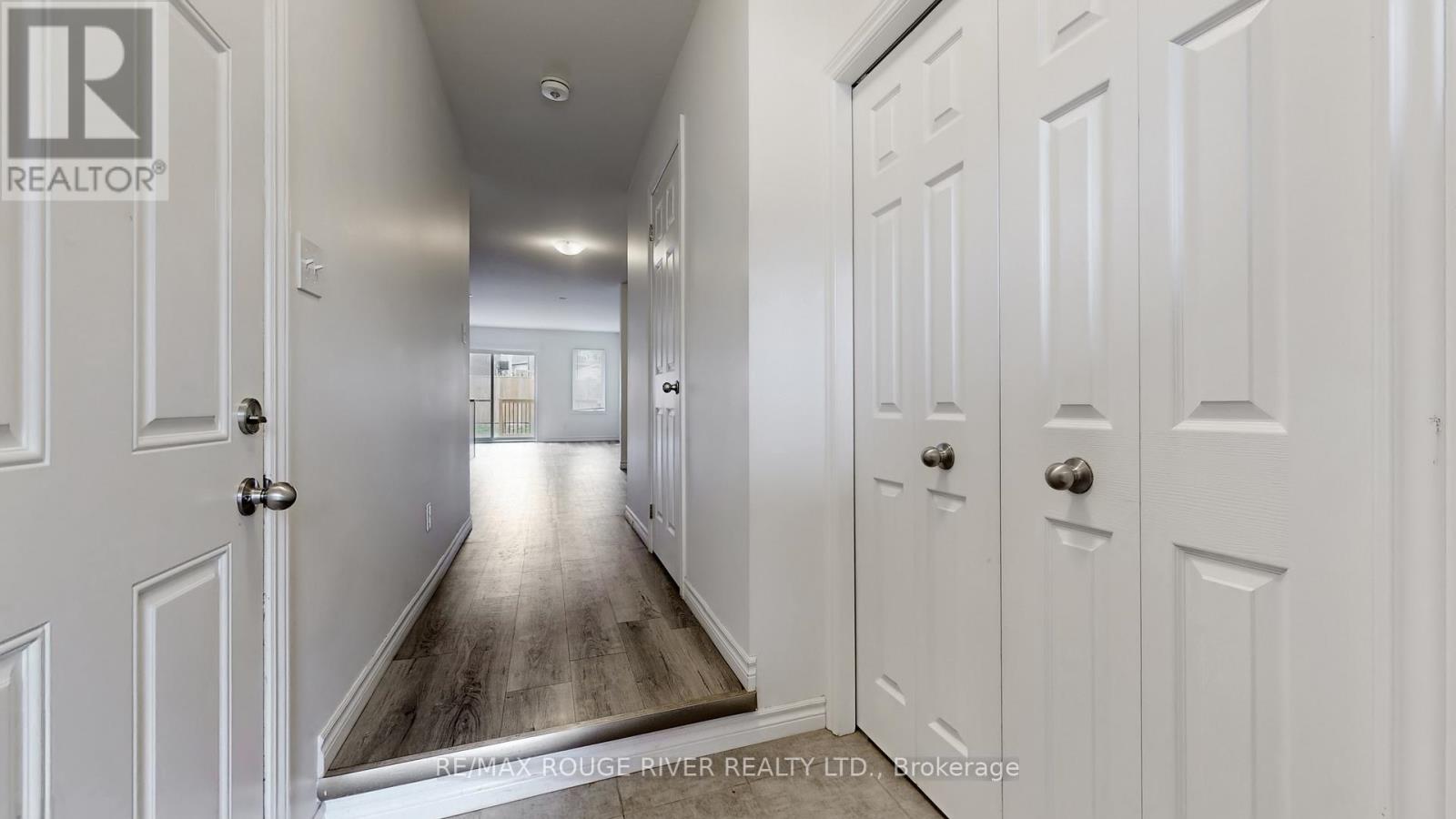 21 Woodedge Circle, Kitchener, Ontario N2R 0P8 - Photo 14 - X12539530