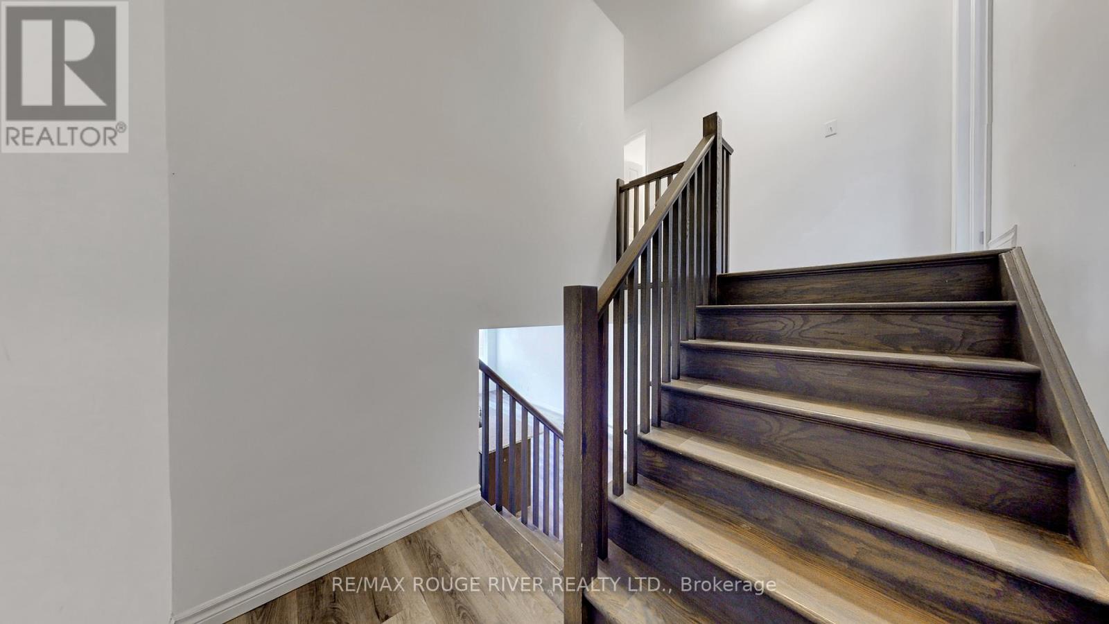 21 Woodedge Circle, Kitchener, Ontario N2R 0P8 - Photo 17 - X12539530