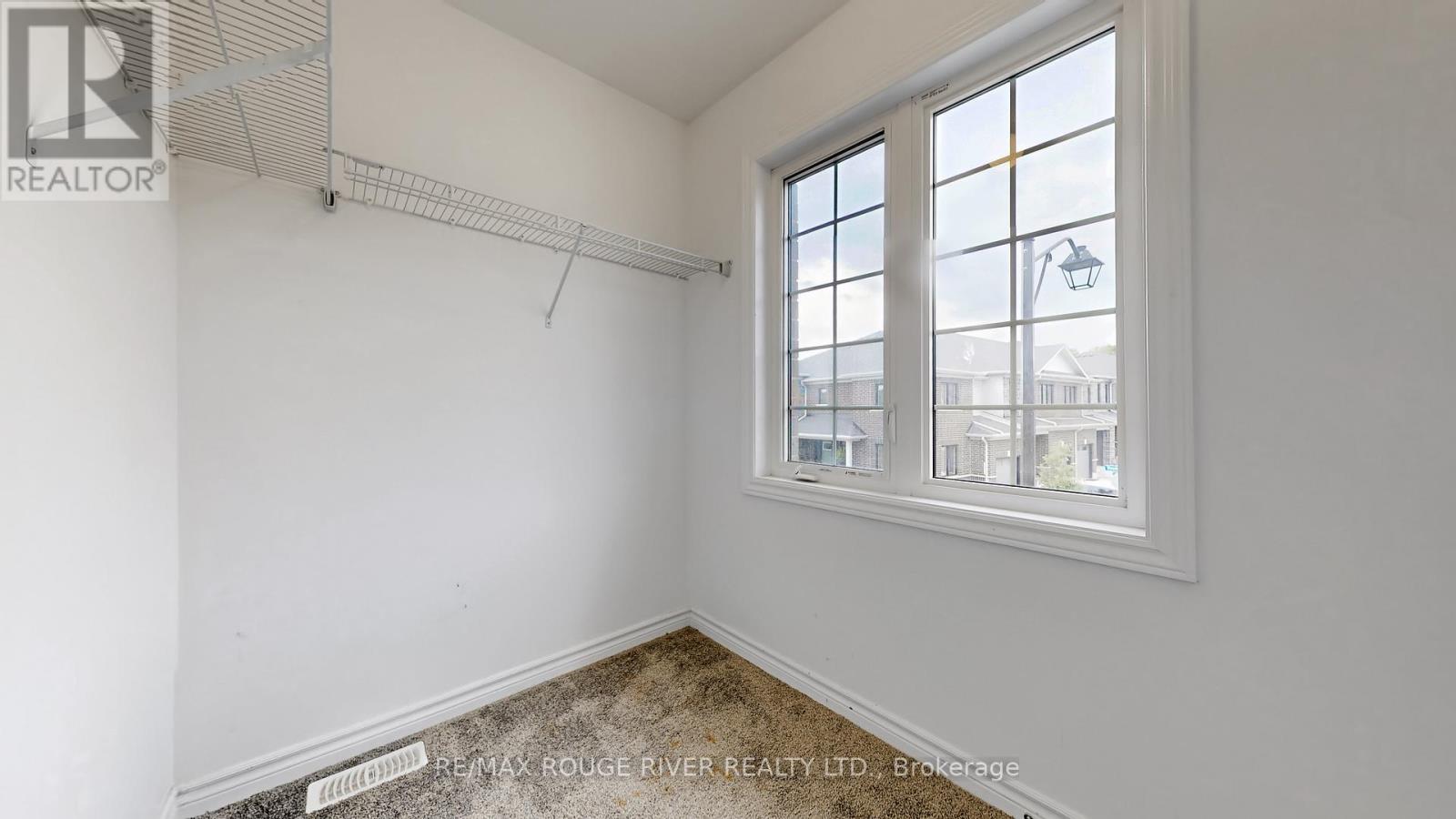 21 Woodedge Circle, Kitchener, Ontario N2R 0P8 - Photo 22 - X12539530