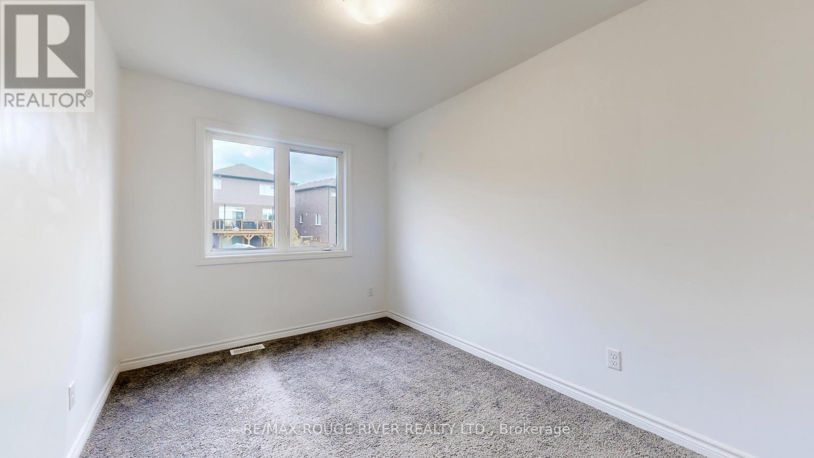 21 Woodedge Circle, Kitchener, Ontario N2R 0P8 - Photo 24 - X12539530