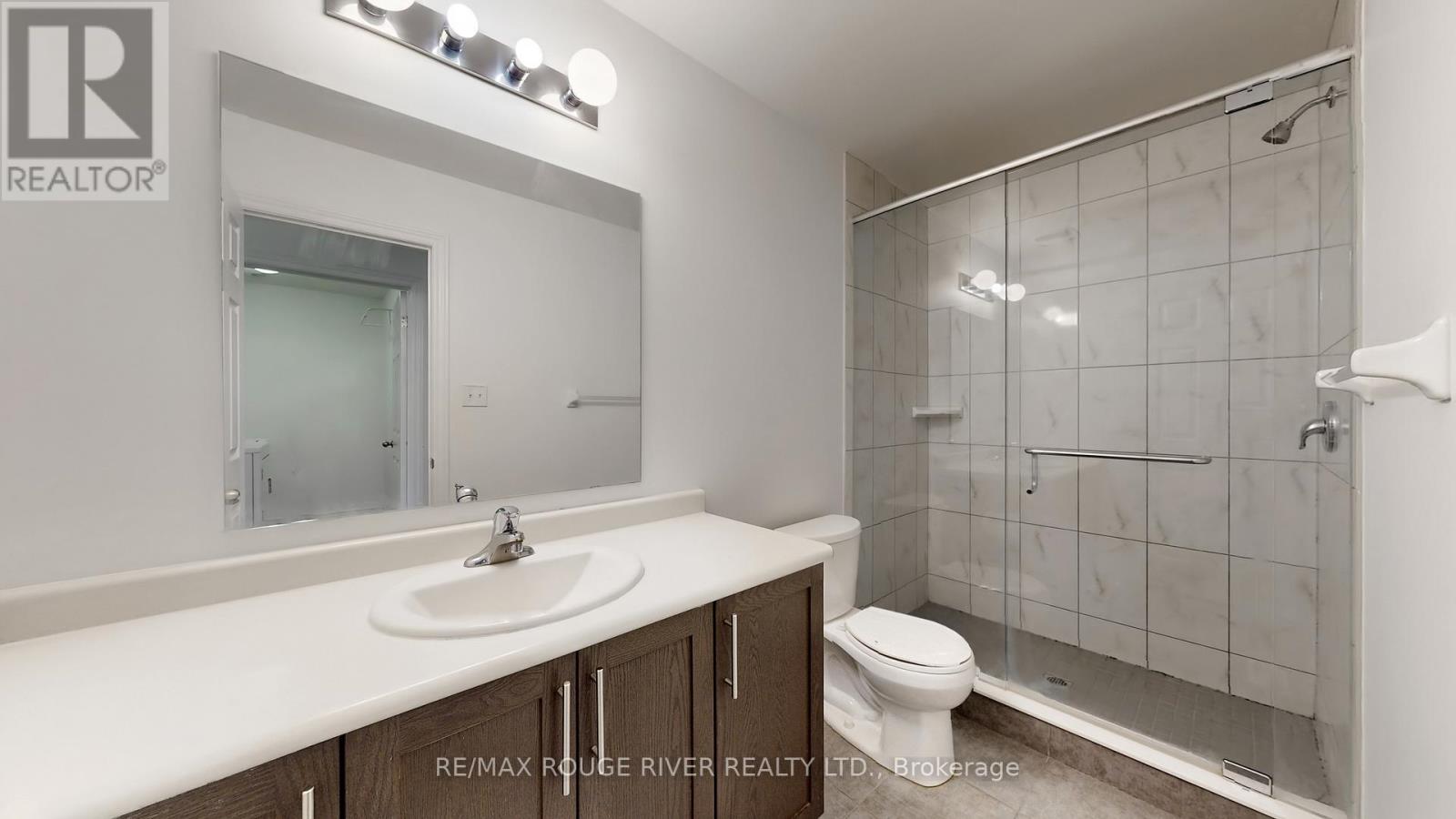 21 Woodedge Circle, Kitchener, Ontario N2R 0P8 - Photo 29 - X12539530