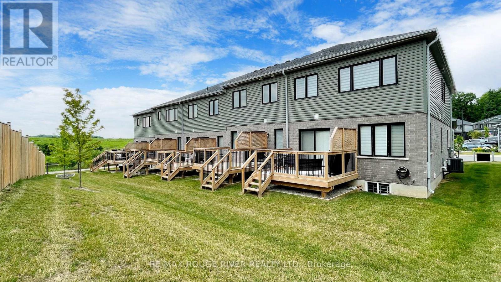 21 Woodedge Circle, Kitchener, Ontario N2R 0P8 - Photo 31 - X12539530