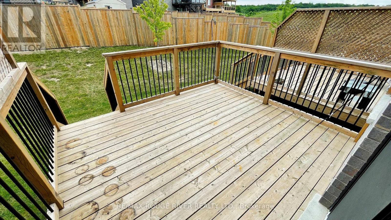 21 Woodedge Circle, Kitchener, Ontario N2R 0P8 - Photo 36 - X12539530