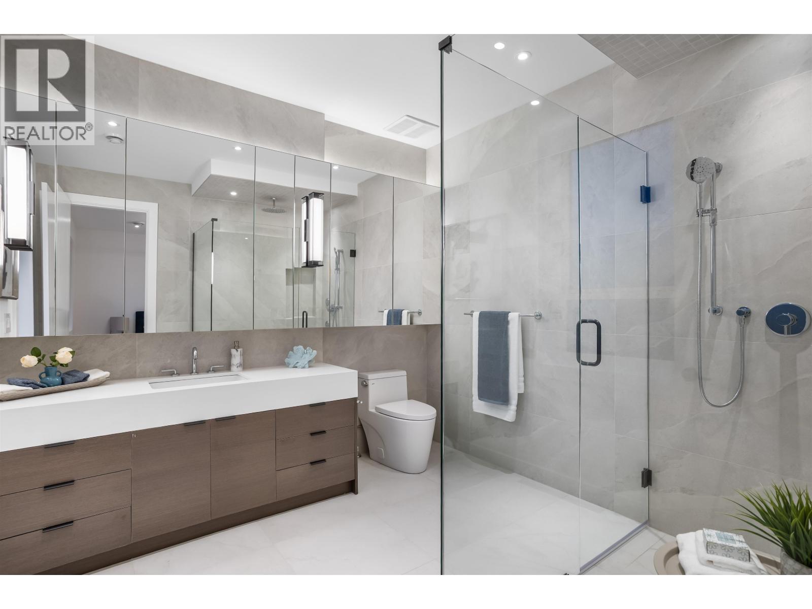 6918 Union Street, Burnaby, British Columbia  V5B 1X5 - Photo 31 - R3066991