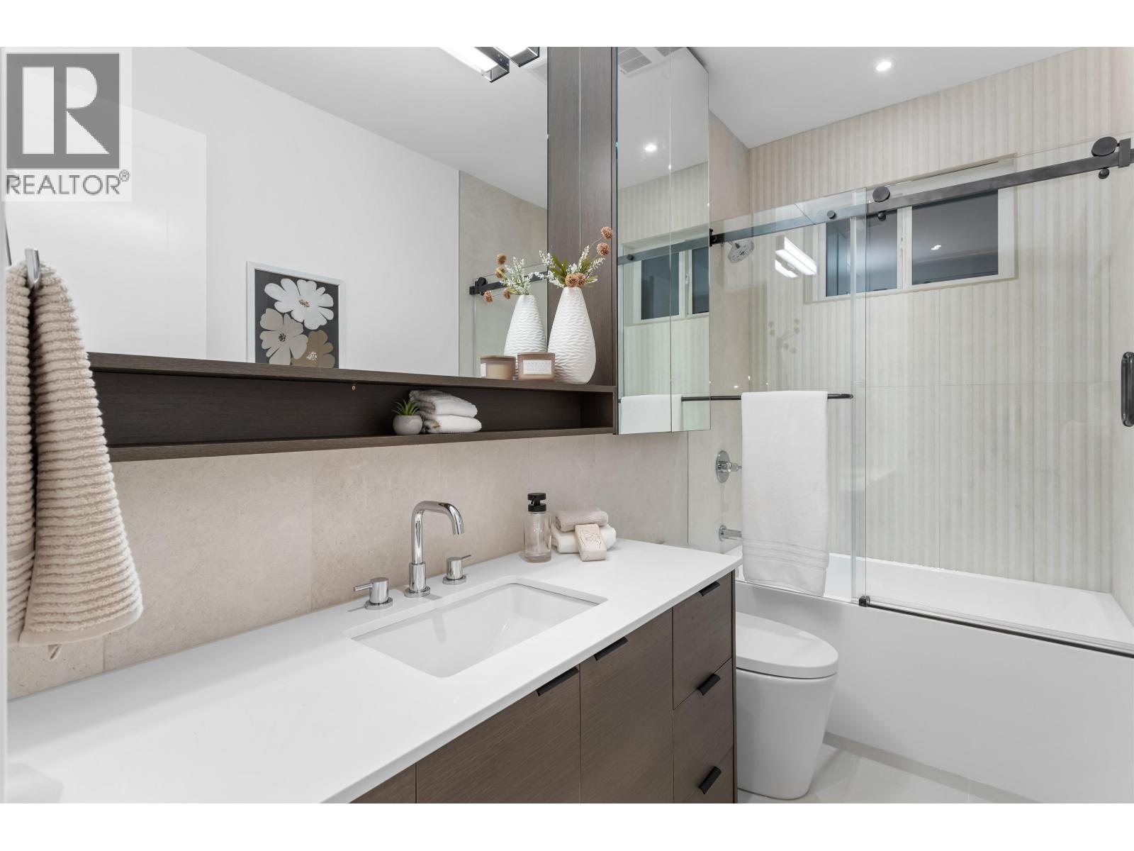 6916 Union Street, Burnaby, British Columbia  V5B 1X5 - Photo 31 - R3067002