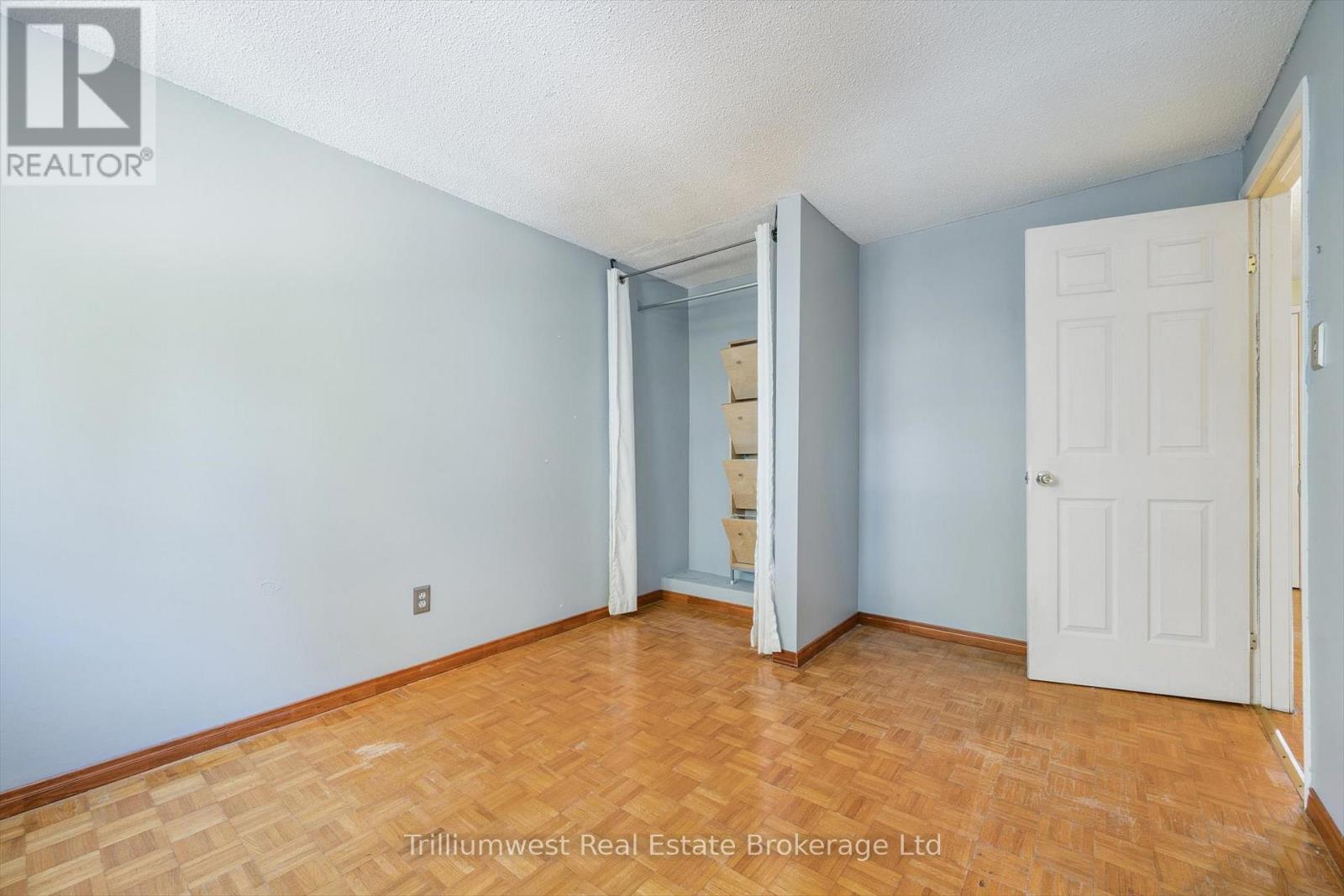 3173 Gwendale Crescent, Mississauga, Ontario  L5A 3B6 - Photo 22 - W12539552