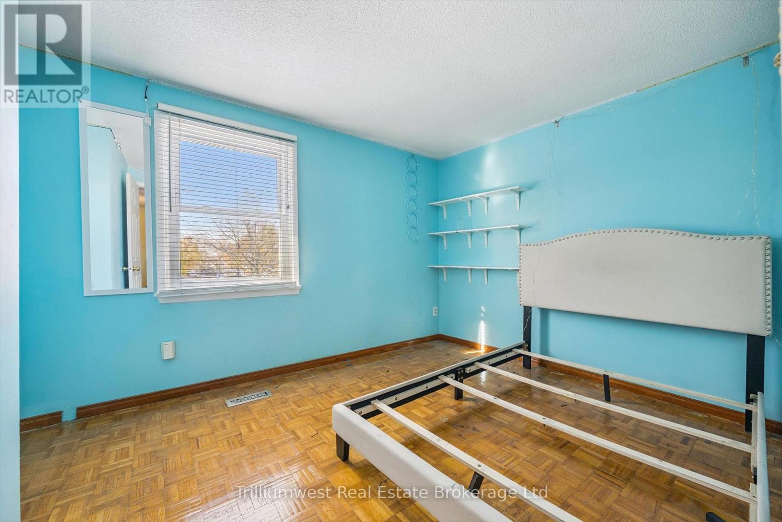 3173 Gwendale Crescent, Mississauga, Ontario  L5A 3B6 - Photo 25 - W12539552