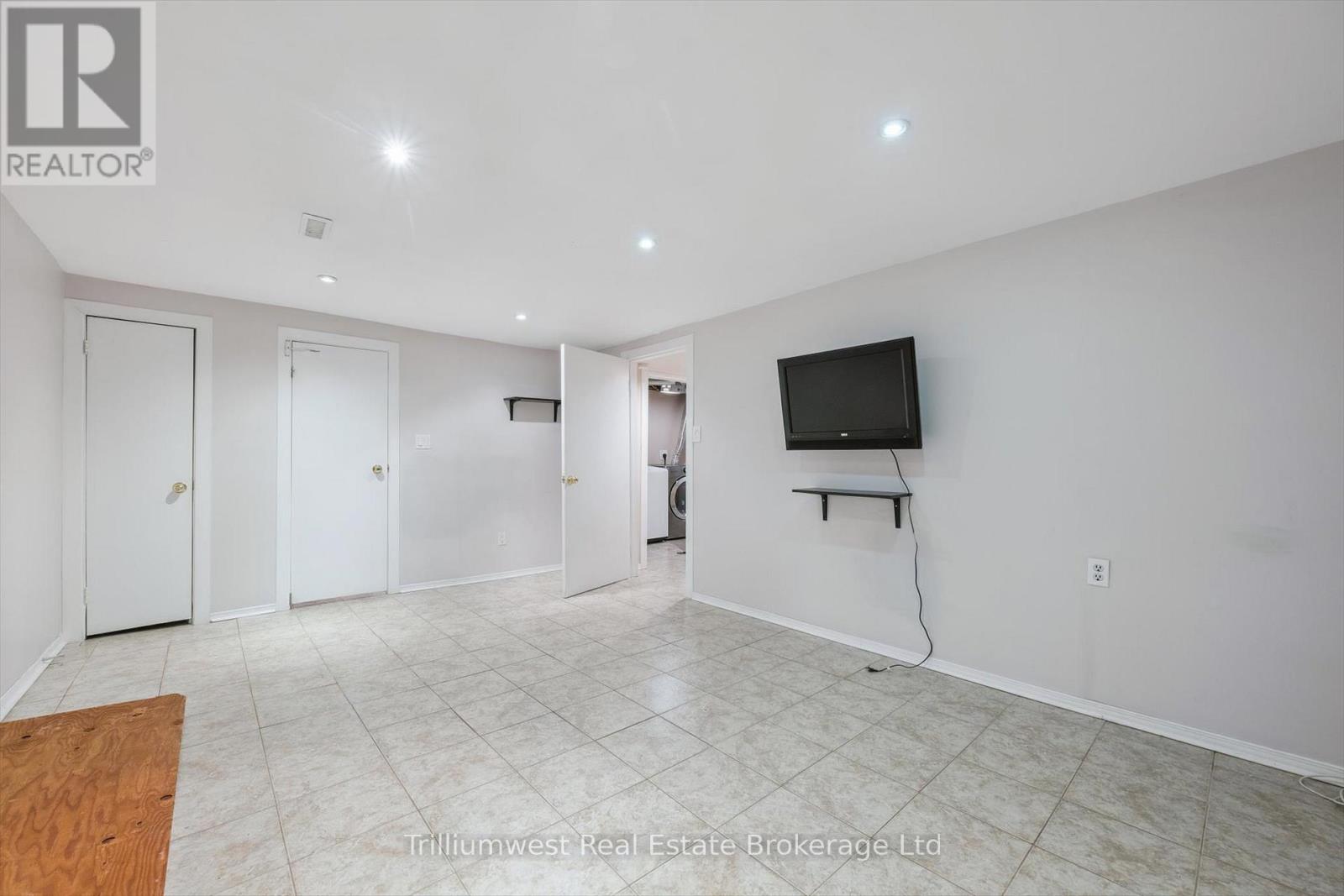 3173 Gwendale Crescent, Mississauga, Ontario  L5A 3B6 - Photo 29 - W12539552