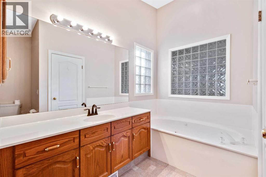 154 Sierra Morena Green Sw, Calgary, Alberta  T3H 3E4 - Photo 21 - A2269970