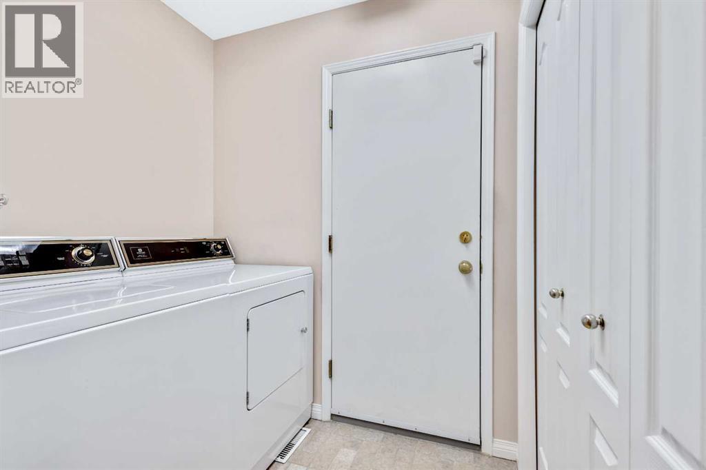 154 Sierra Morena Green Sw, Calgary, Alberta  T3H 3E4 - Photo 23 - A2269970