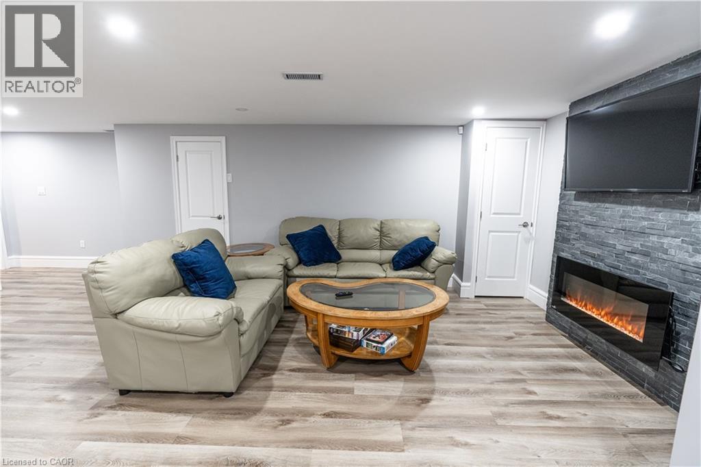 19 Russell Street, Brantford, Ontario  N3R 1Y8 - Photo 21 - 40776527