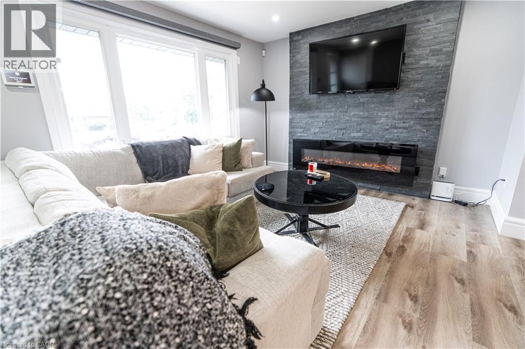 19 Russell Street, Brantford, Ontario  N3R 1Y8 - Photo 8 - 40776527