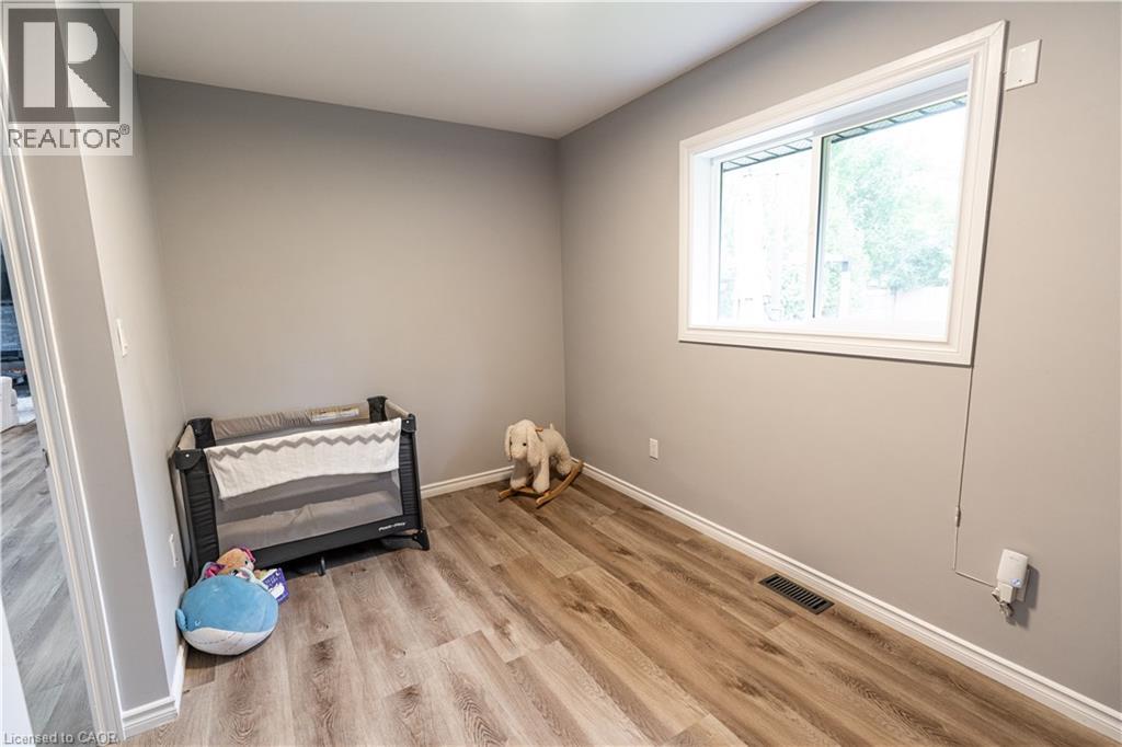 19 Russell Street, Brantford, Ontario  N3R 1Y8 - Photo 18 - 40776527