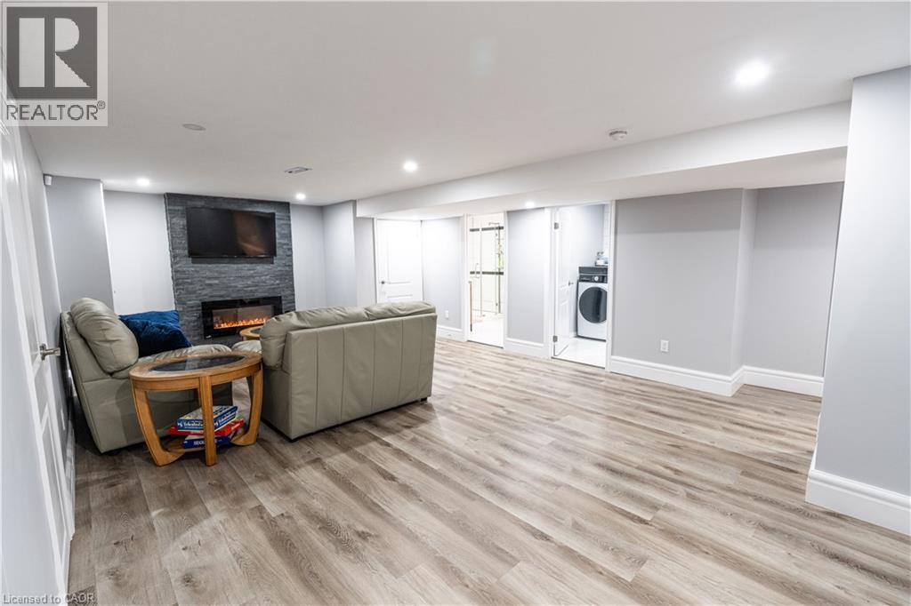 19 Russell Street, Brantford, Ontario  N3R 1Y8 - Photo 20 - 40776527