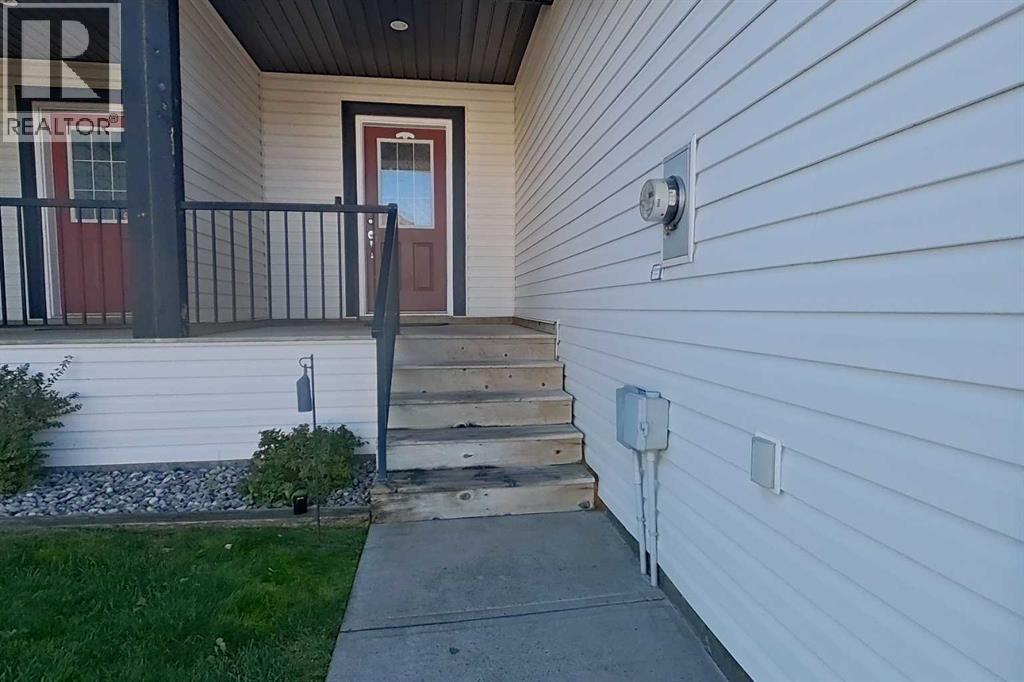 4, 295 Blackfoot Road W, Lethbridge, Alberta  T1K 8A6 - Photo 3 - A2265039