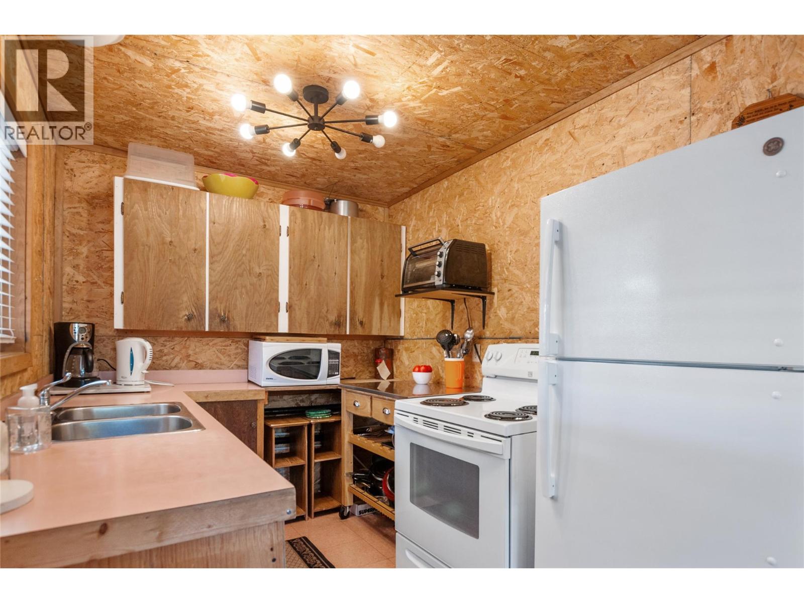 141 1st Street, Tulameen, British Columbia  V0X 1W0 - Photo 10 - 10337365