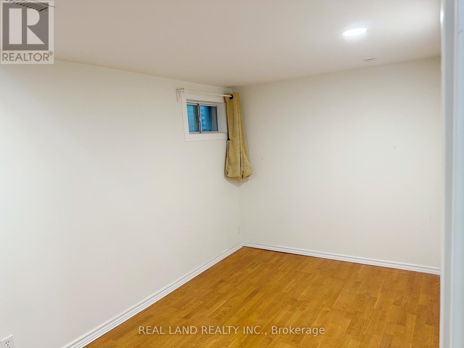 26 Greyhound Drive E, Toronto, Ontario  M2H 1K3 - Photo 6 - C12539554