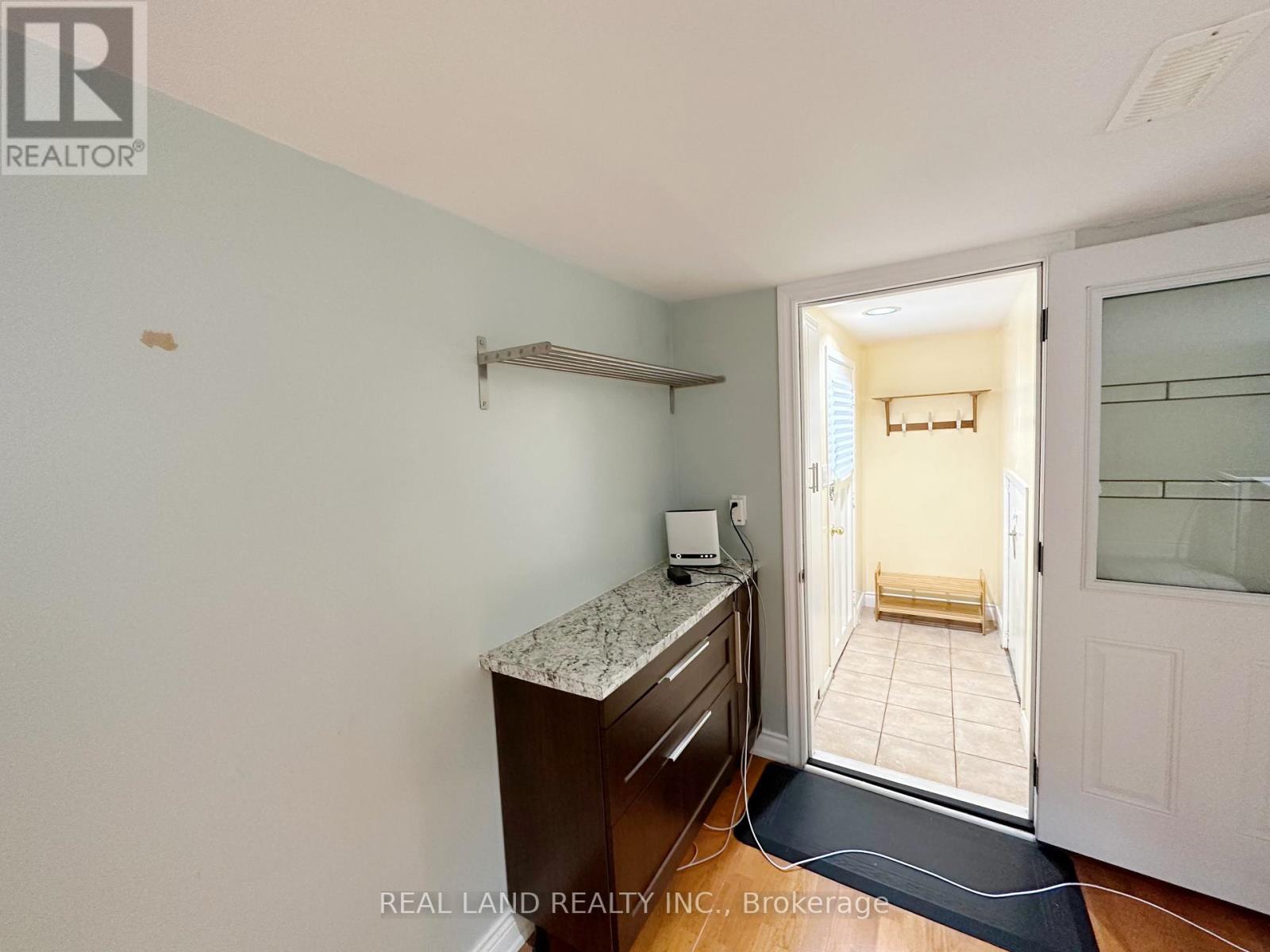 26 Greyhound Drive E, Toronto, Ontario  M2H 1K3 - Photo 7 - C12539554