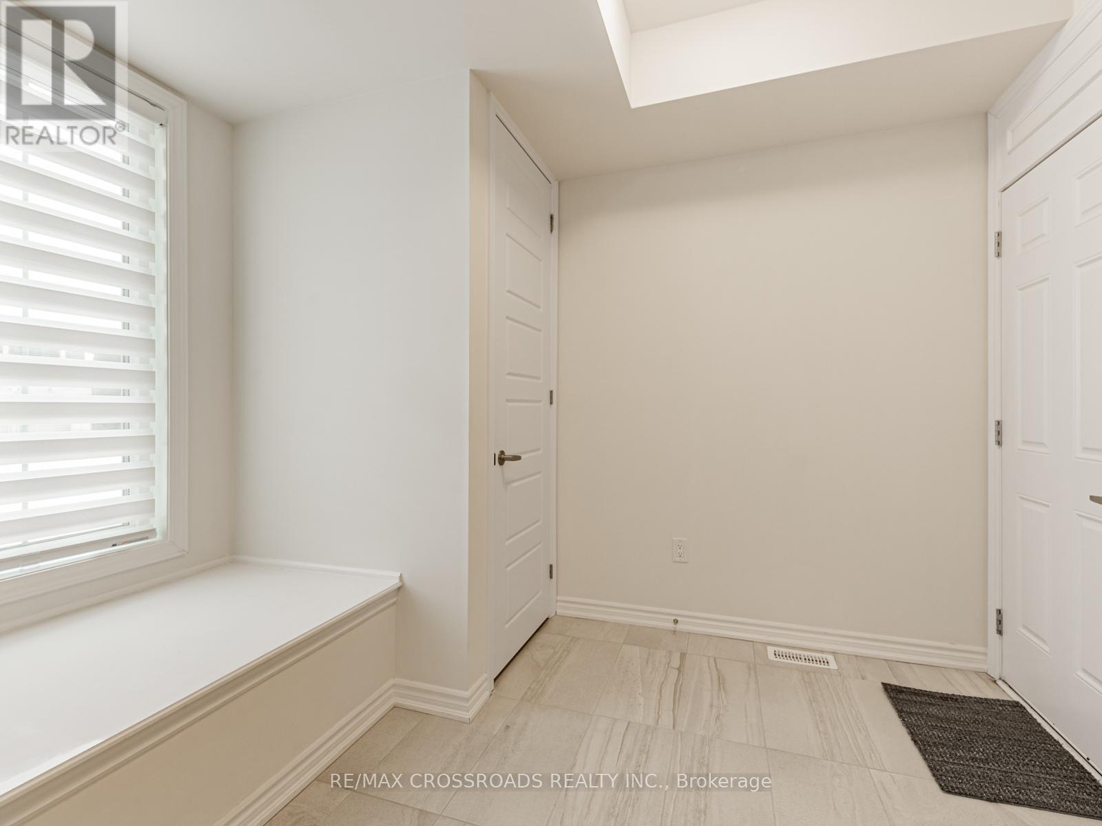 288 Beaverbrae Drive, Markham, Ontario  L6C 3L1 - Photo 10 - N12539550